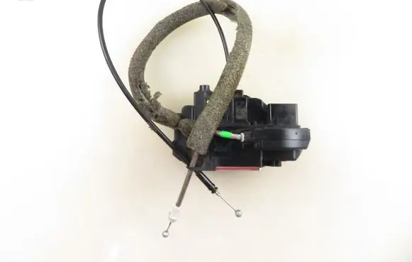 Nissan Qashqai Rear door lock