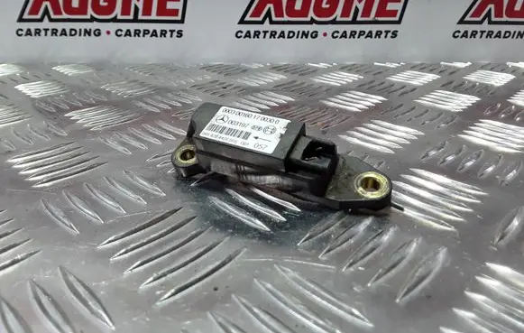 Mercedes-Benz C W204 Airbag deployment crash/impact sensor 0018204426 003197 0003001601700300