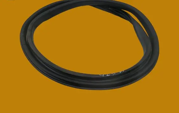Ford Puma Rubber seal front door (on door) 