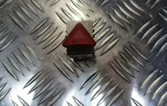 Volkswagen PASSAT B6 Hazard warning light relay 