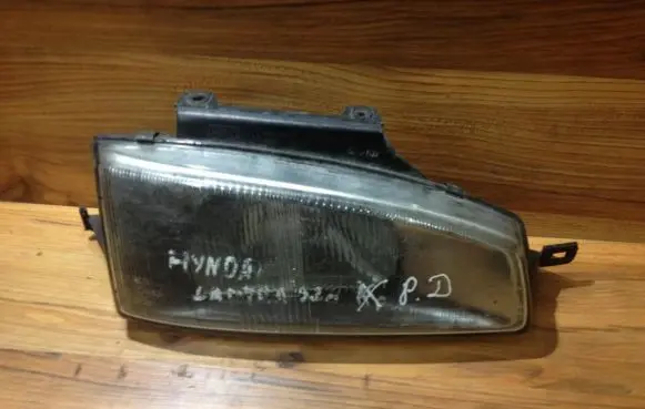 Hyundai Lantra I Headlight/headlamp 1010889