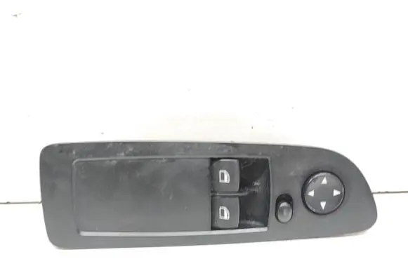 BMW 1 E82 E88 Electric window control switch 9167157