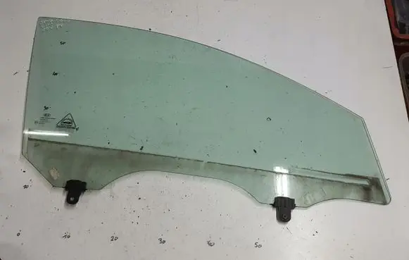KIA Sportage Front door window/glass (coupe) 