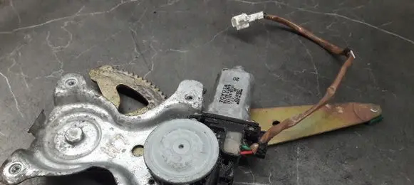 Lexus IS 200-300 Rear window lifting mechanism without motor 85720-53040