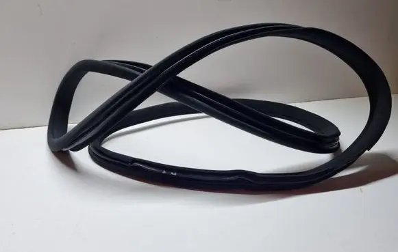 Mercedes-Benz C W204 Rear door rubber seal (on body) A2046970351