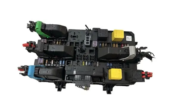 Opel Astra H Fuse module 13180773 24453850 5DK00866941