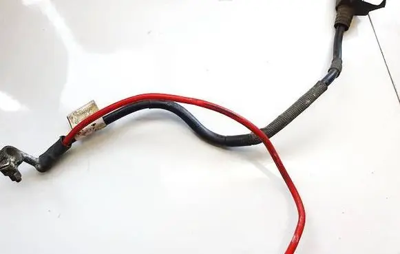 Seat Leon (1P) Positive cable (battery)
