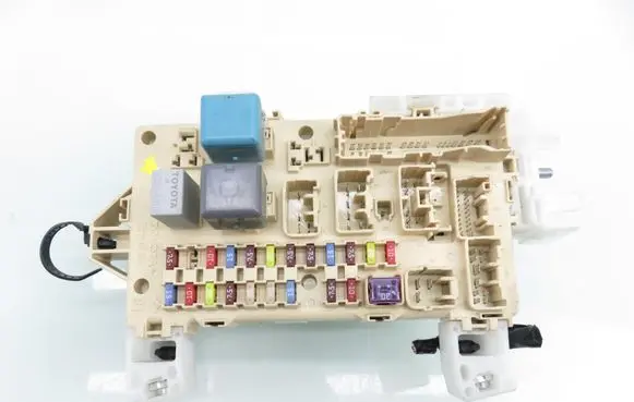 Toyota Corolla Verso E121 Central body control module 892210F010