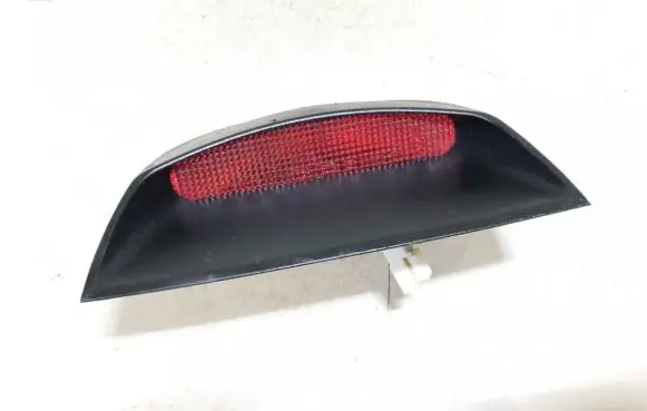 Hyundai XG Third/center stoplight