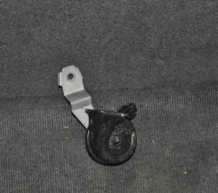 Volkswagen Jetta VI Horn signal 5C0951206AD