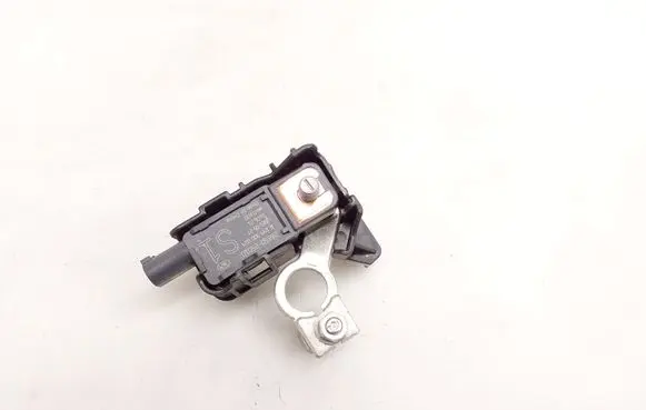 Lexus ES 300h (7th Gen) Battery relay fuse 2885025010 0199300019 2885925010