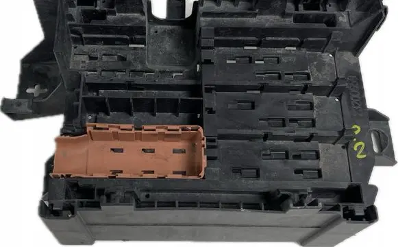 Cadillac Escalade IV Fuse box set 23200659