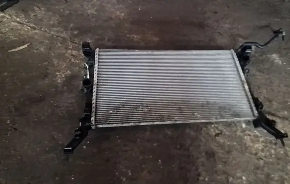 Renault Laguna III Coolant radiator