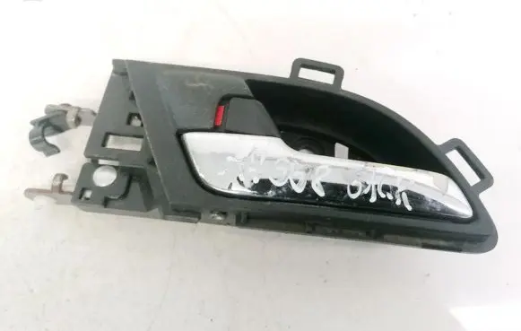 Honda CR-V Rear door interior handle
