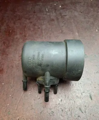 Audi A2 Fuel filter housing 8Z0127401B KF261