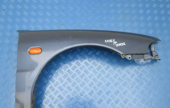 Mitsubishi Lancer Fender
