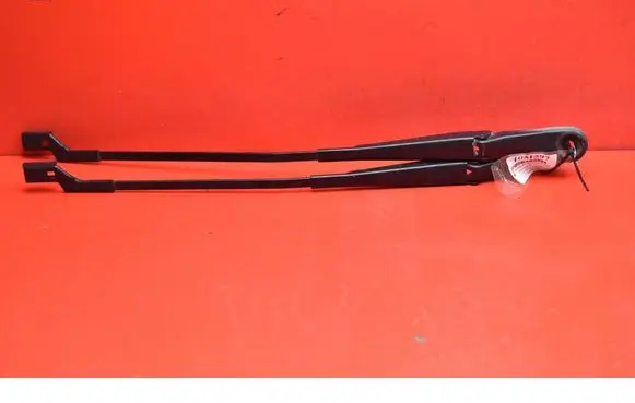 Opel Zafira C Front wiper blade arm 20812594