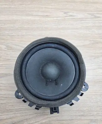 Volvo V70 Rear door speaker 30657445 08W04