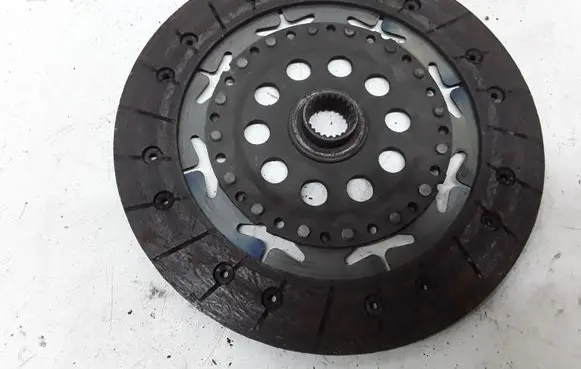 Ford Mondeo Mk III Clutch pressure plate 2S717550FA