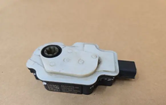 Ford Mondeo MK V Intake manifold valve actuator/motor DS738476AD