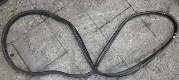 Ford Mondeo Mk III Front door rubber seal 