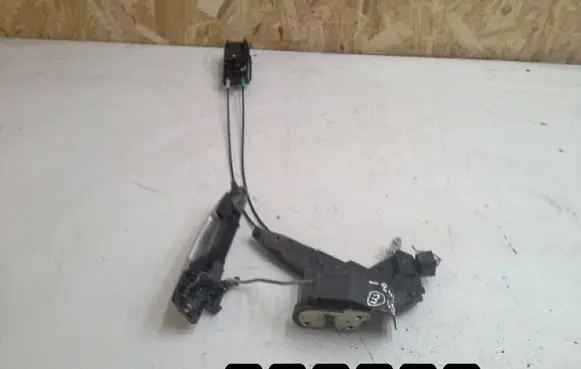 Toyota Corolla E120 E130 Front door lock 