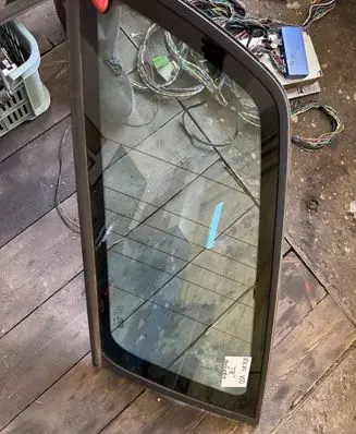 Volvo V50 Rear side window 23432423
