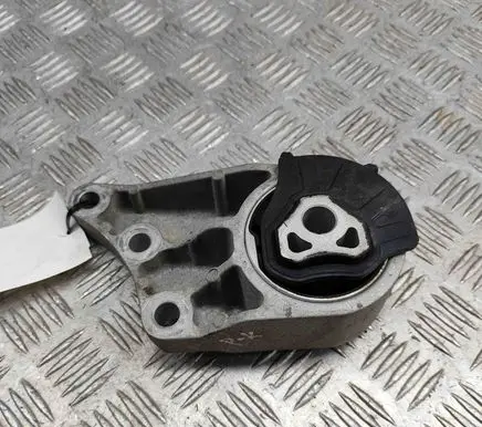 MG ZS Engine mount bracket 20210818 10864498