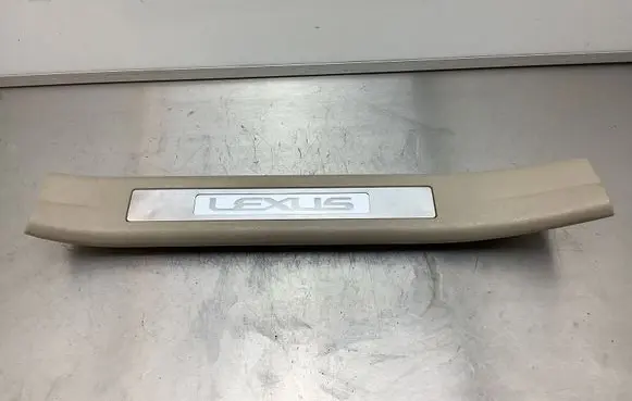 Lexus RX 330 - 350 - 400H Rear sill trim cover 6791848030 6794048920