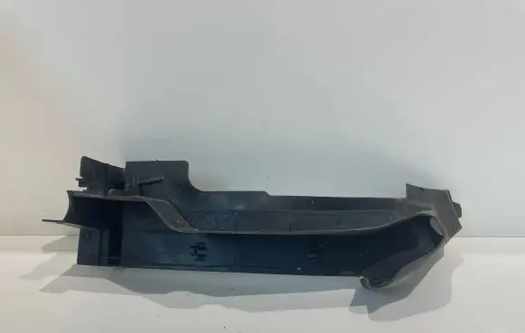 Audi Q7 4M Fender mounting bracket 4M0821170C