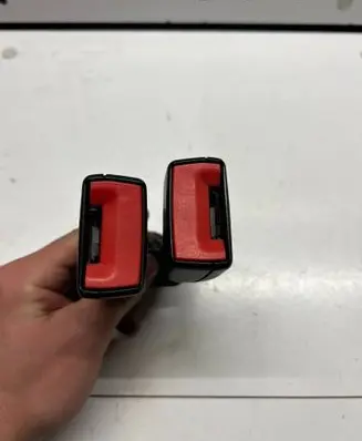 Audi TT TTS Mk2 Middle seatbelt buckle (rear) 8J8857739