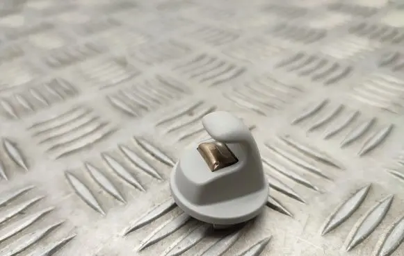 Sun visor clip/hook/bracket