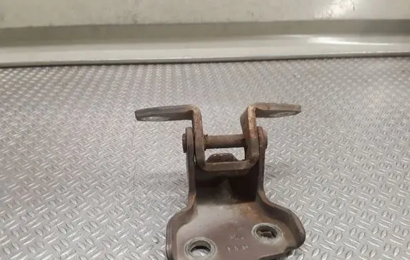 Nissan Pixo Front door lower hinge 