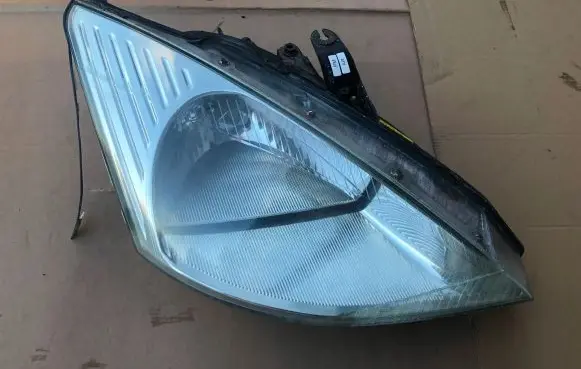 Ford Focus Headlight/headlamp
