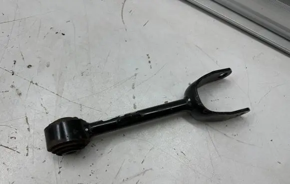 Tesla Model 3 Rear control arm 104442300H SXXXXXAV070170