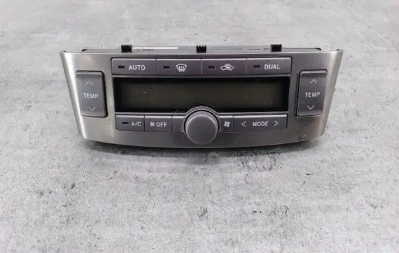 Toyota Avensis T250 Climate control/heater control trim 