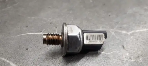 Citroen C4 II Picasso Fuel pressure sensor 5WS40039