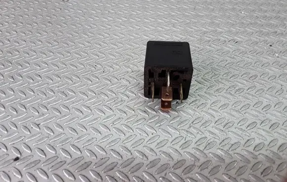 Mercedes-Benz Vito Viano W638 Other relay 0332209156