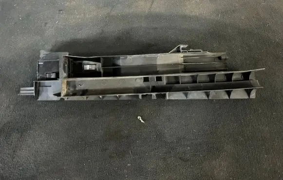 BMW X5 E70 Radiator support slam panel bracket 7586775