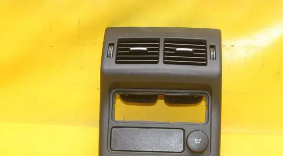 Rear air vent grill