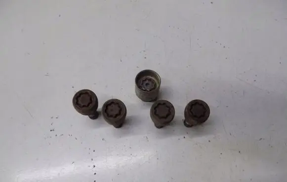 Suzuki SX4 Nuts/bolts 