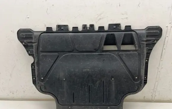Cupra Leon Engine splash shield/under tray 3Q0825235A