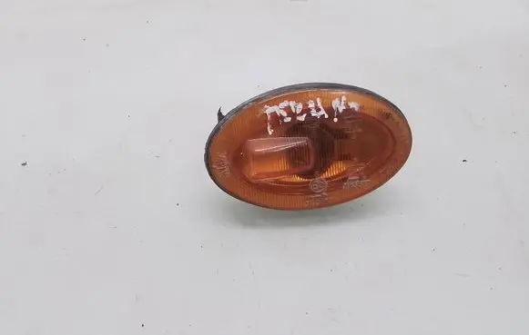 Nissan Terrano Front fender indicator light