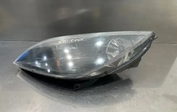 Mitsubishi Colt Headlight/headlamp 8301A993 0301208221