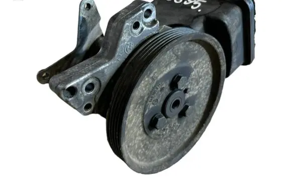 BMW 5 E39 Power steering pump 2247046 32422247046 2247599