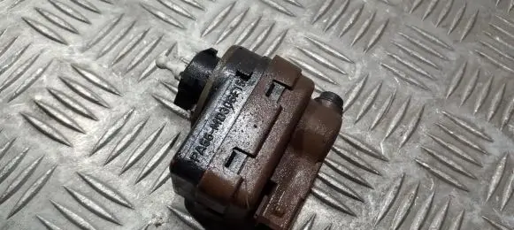 Peugeot 406 Headlight level adjustment motor 