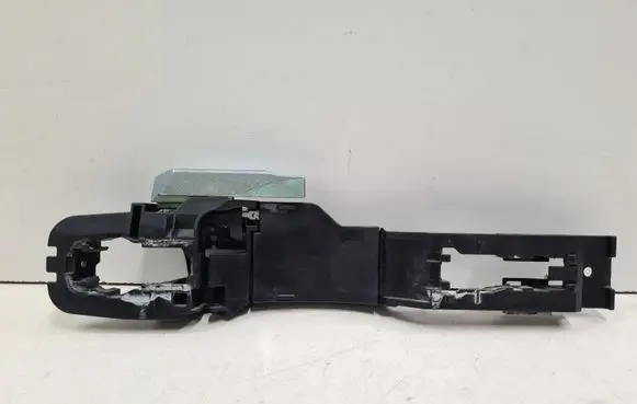 Nissan Leaf I (ZE0) Front door exterior handle/bracket 