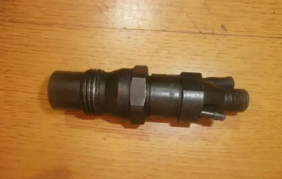 Volkswagen Caddy Fuel injector 028130201c