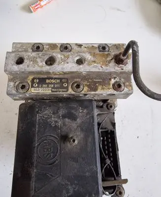 Opel Vectra B ABS Pump 0265208011 9637200064