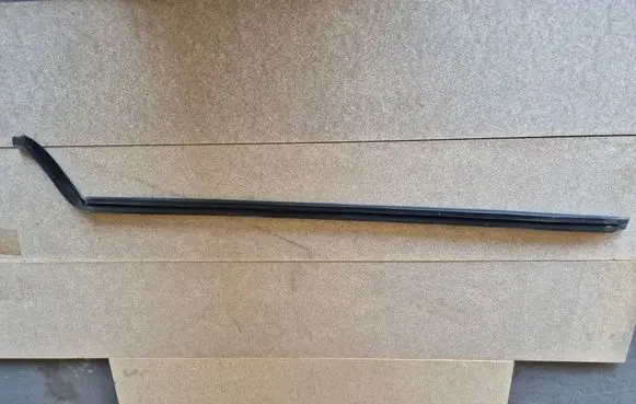 BMW i3 Rubber seal front door window/glass 7277046
